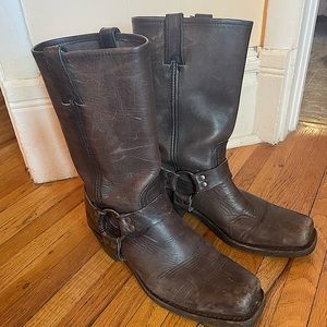 Women’s Frye Harness 12R Boots